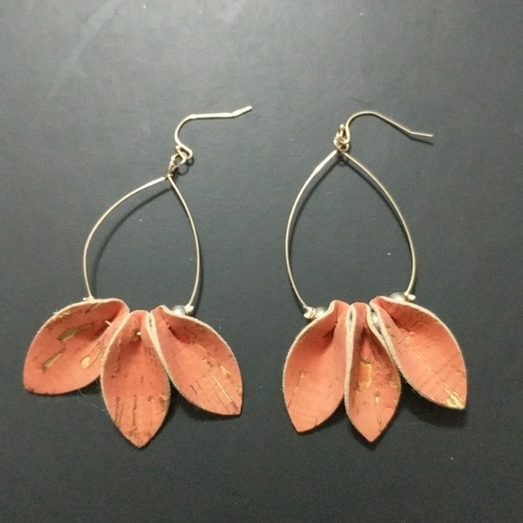 Gold Tone and Peach Leather Hoop Statement Earrings - Picture 1 of 1